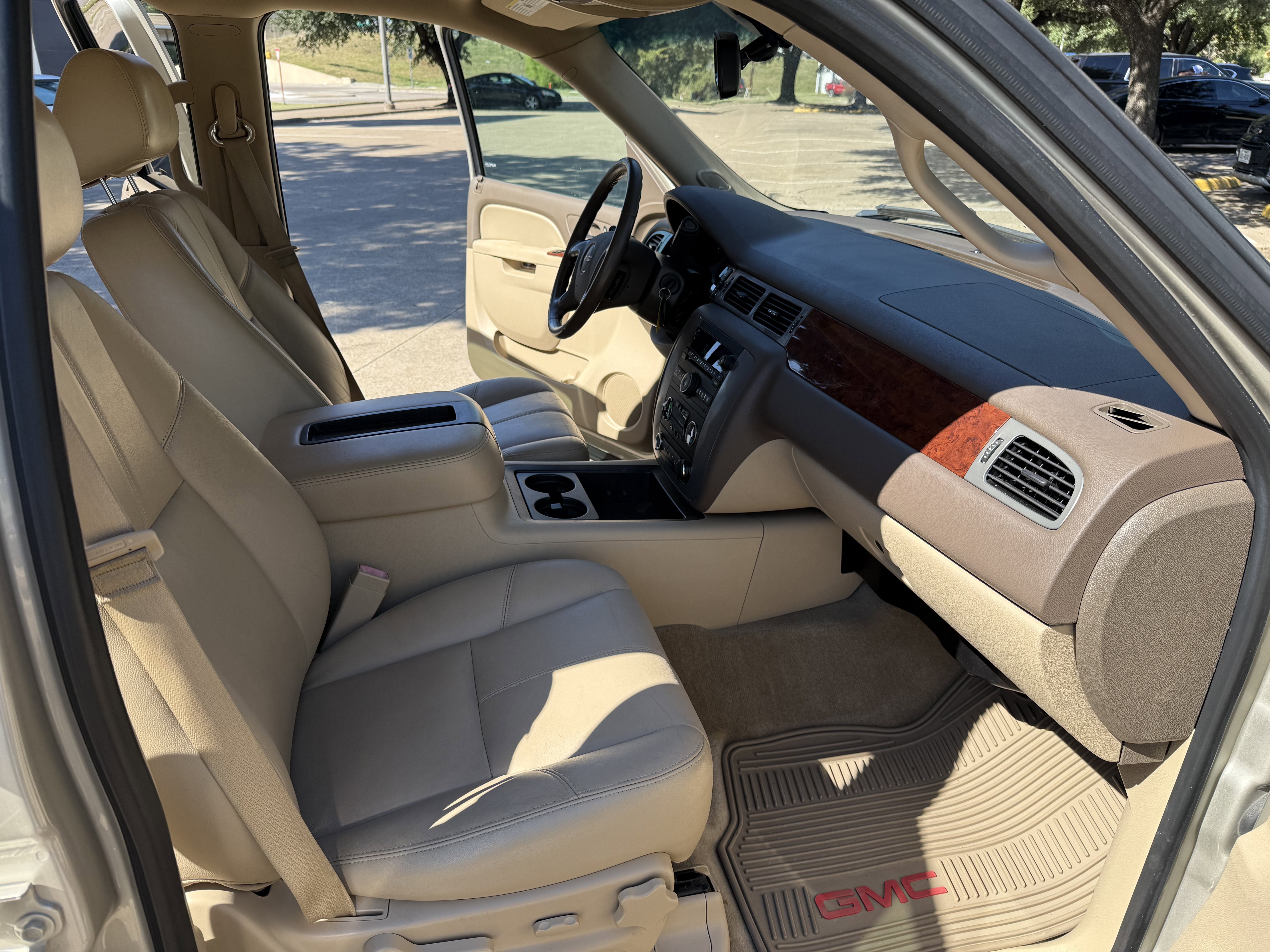 Used 2013 GMC Yukon XL SLT w/ Texas Edition RWD image 12