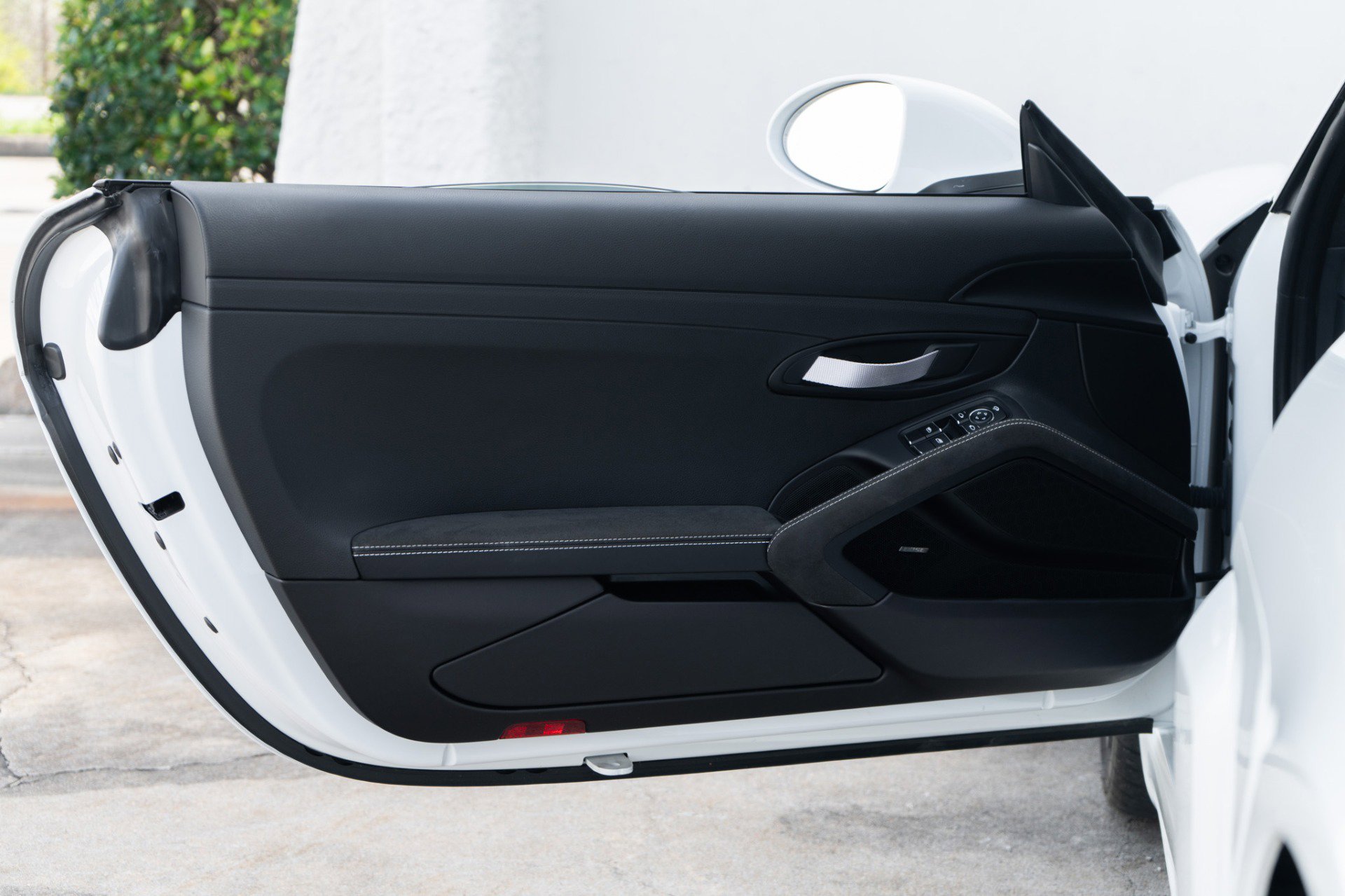 Used 2022 Porsche 718 Cayman GT4 image 24