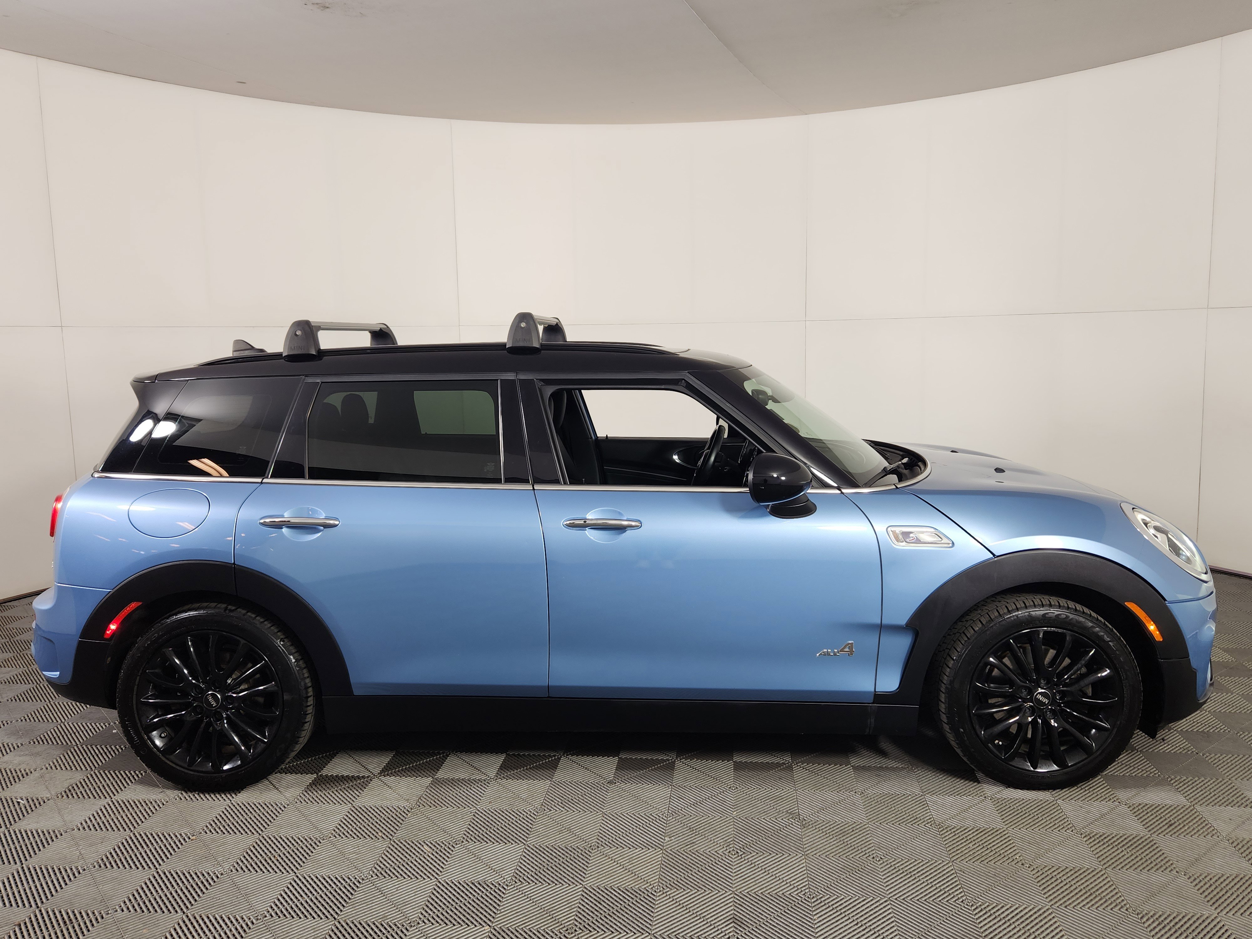Used 2017 MINI Cooper Clubman S w/ Cold Weather Package AWD/4WD image 8