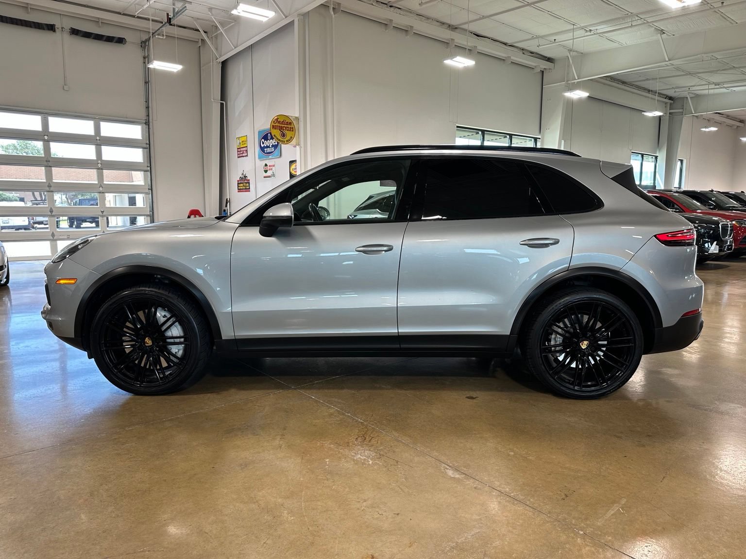 Used 2022 Porsche Cayenne Platinum Edition AWD/4WD image 4