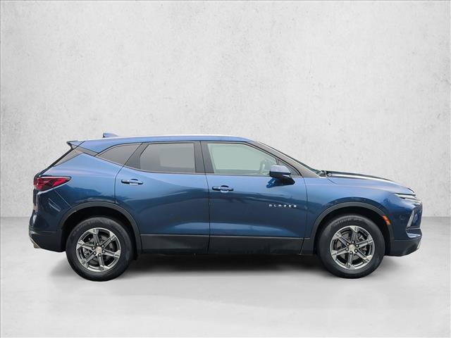 Used 2023 Chevrolet Blazer LT FWD image 4