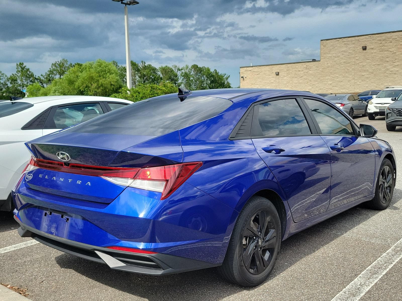 Used 2023 Hyundai Elantra SEL FWD image 8