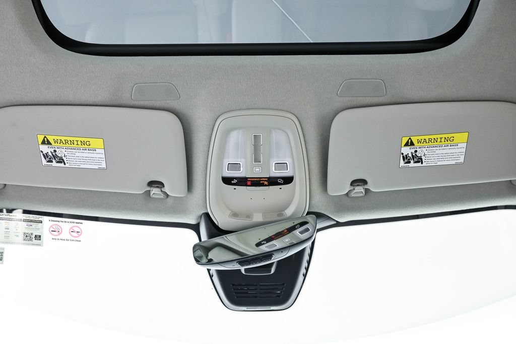 Certified 2026 Volvo XC40 B5 Plus AWD/4WD image 20