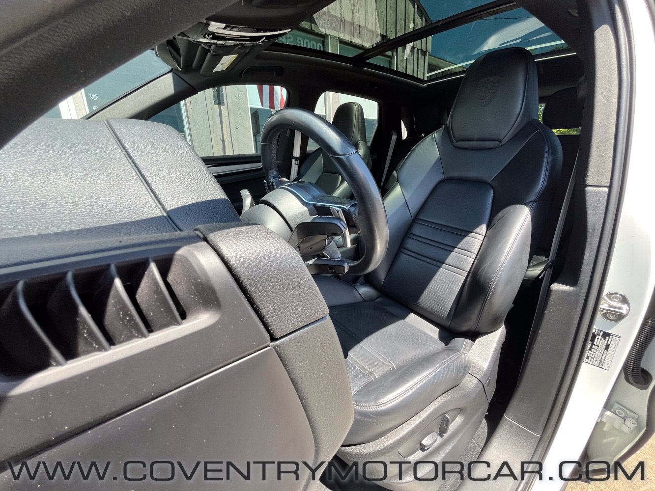 Used 2023 Porsche Cayenne Platinum Edition AWD/4WD image 31