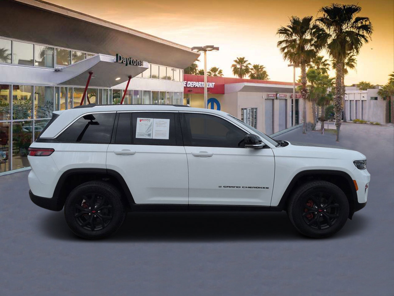 Used 2023 Jeep Grand Cherokee Limited image 2