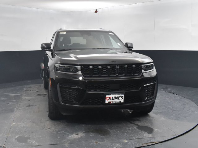 New 2026 Jeep Grand Cherokee Altitude AWD/4WD image 2