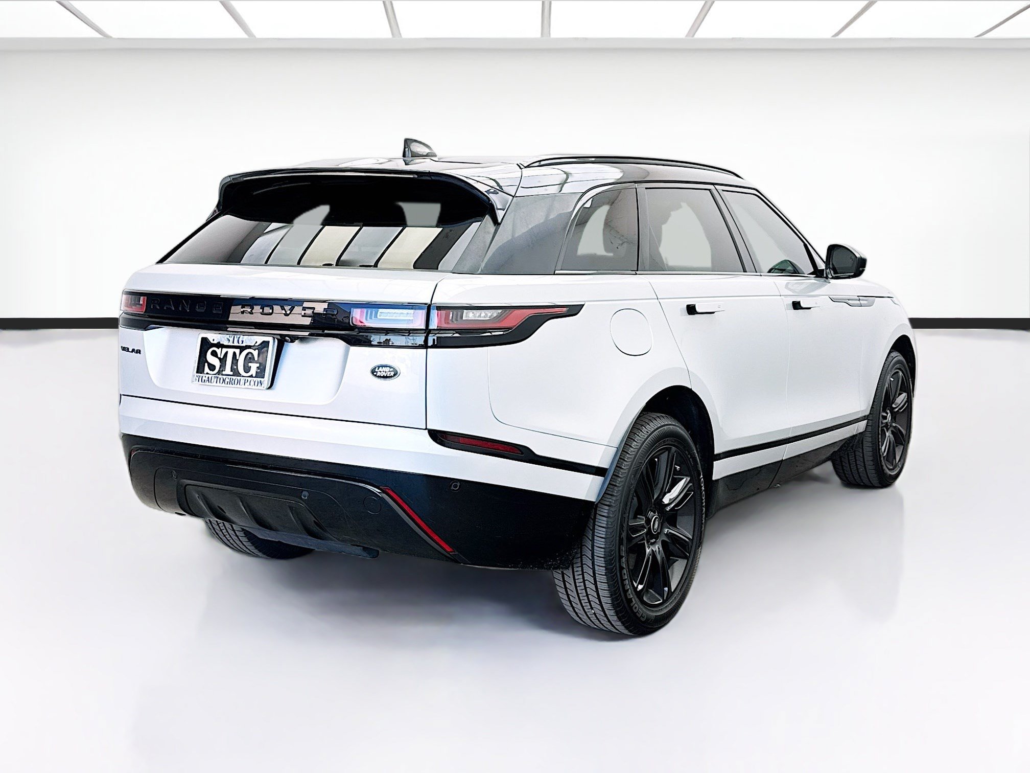 Used 2023 Land Rover Range Rover Velar R-Dynamic S AWD/4WD image 4