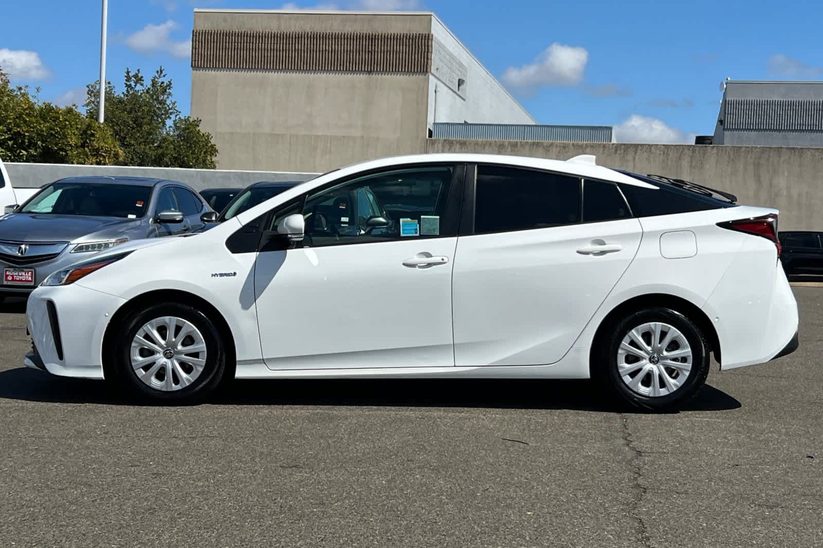 Certified 2022 Toyota Prius LE FWD image 9