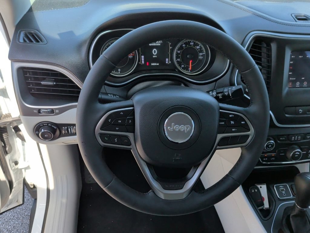Used 2020 Jeep Cherokee Latitude Plus FWD image 16