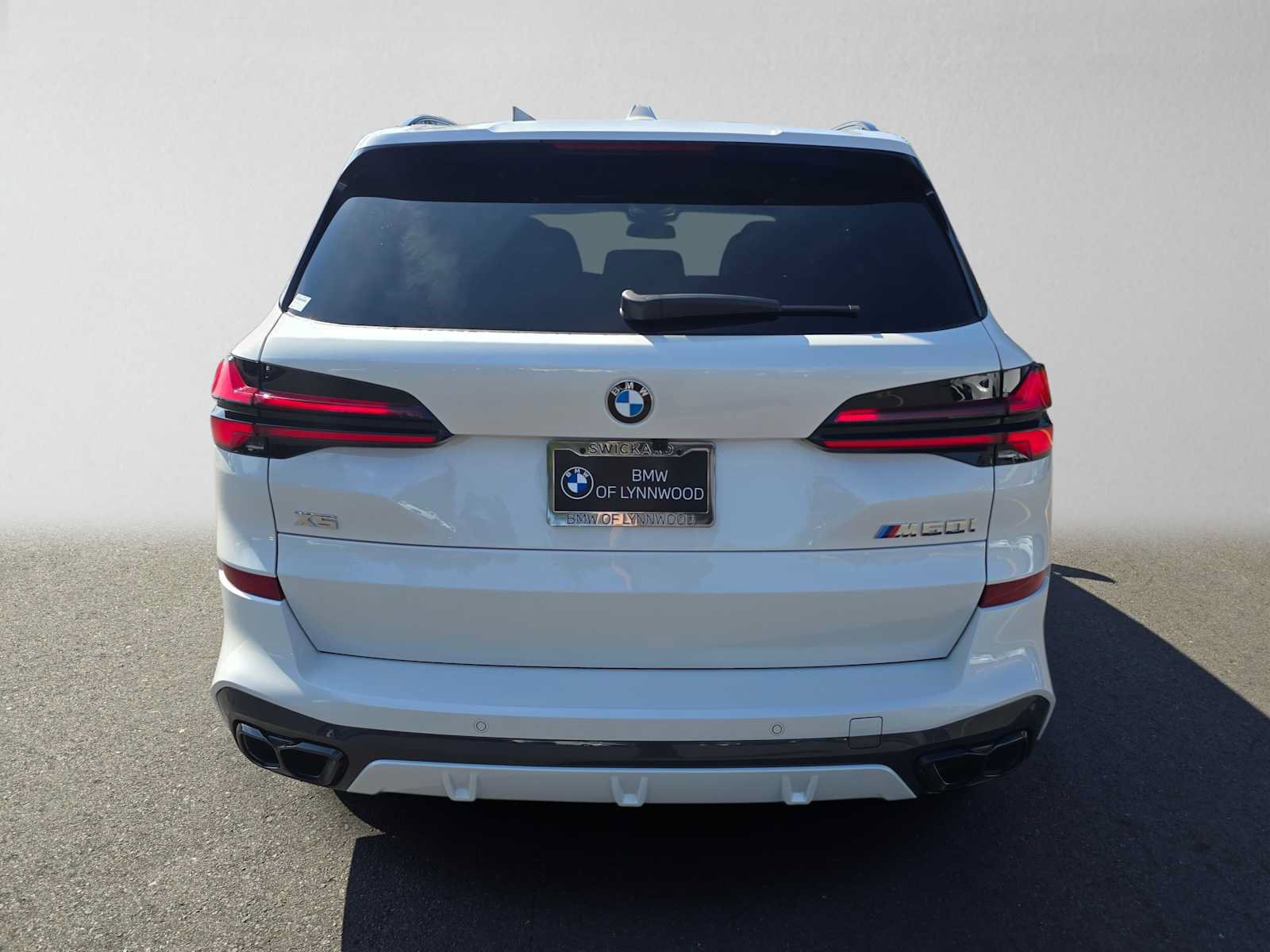 Used 2024 BMW X5 M60i w/ Climate Comfort Package AWD/4WD image 4