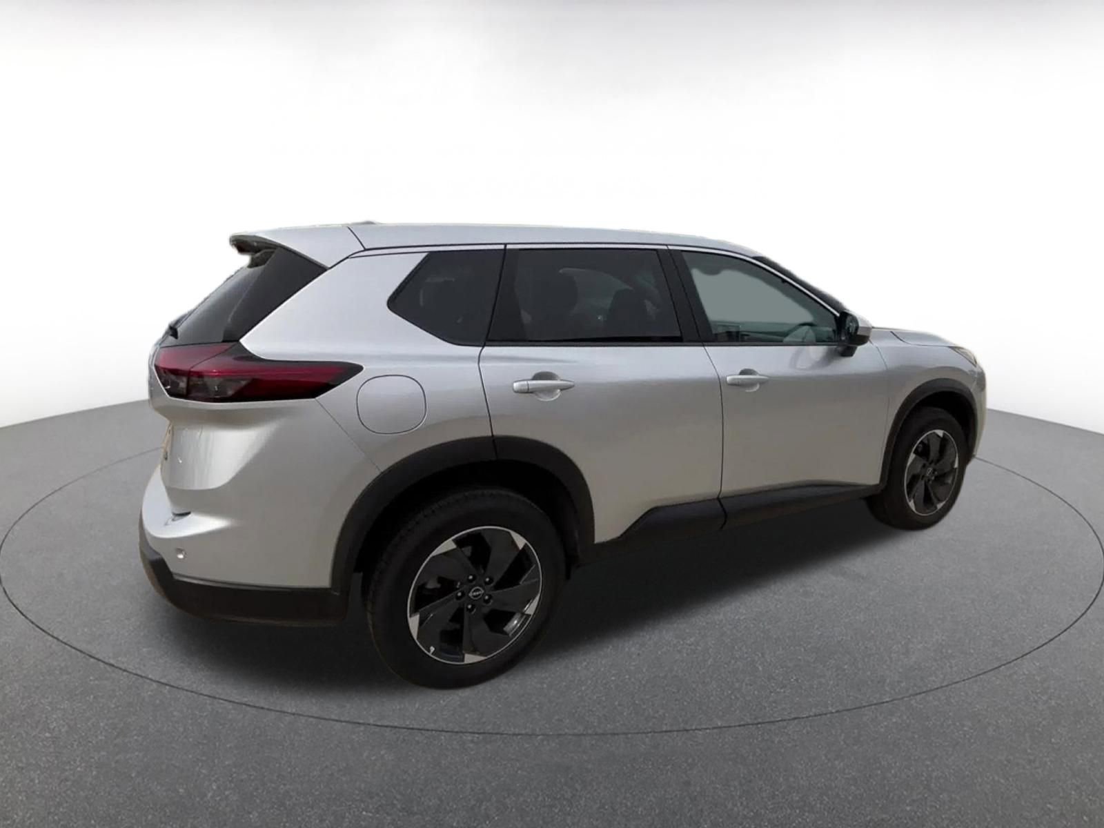 Used 2025 Nissan Rogue SV AWD/4WD image 15