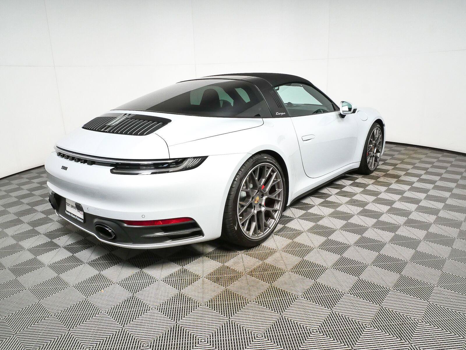Certified 2024 Porsche 911 Targa 4S w/ Premium Package AWD/4WD image 27