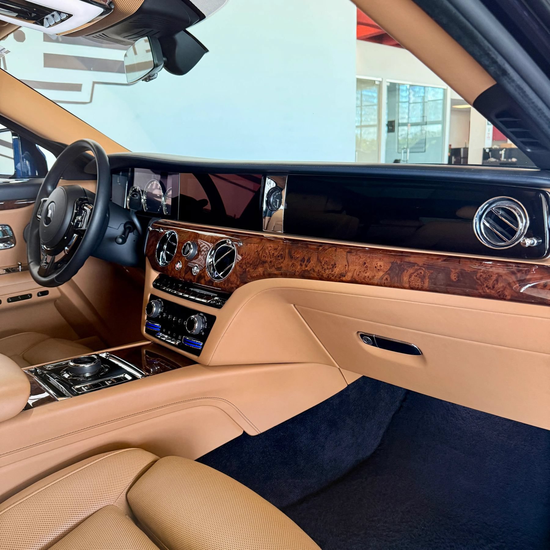 Used 2021 Rolls-Royce Ghost AWD/4WD image 17