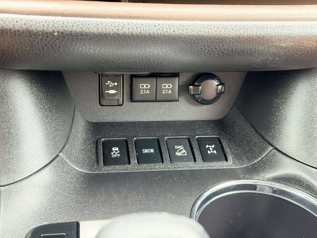 Used 2018 Toyota Highlander Limited Platinum AWD/4WD image 6