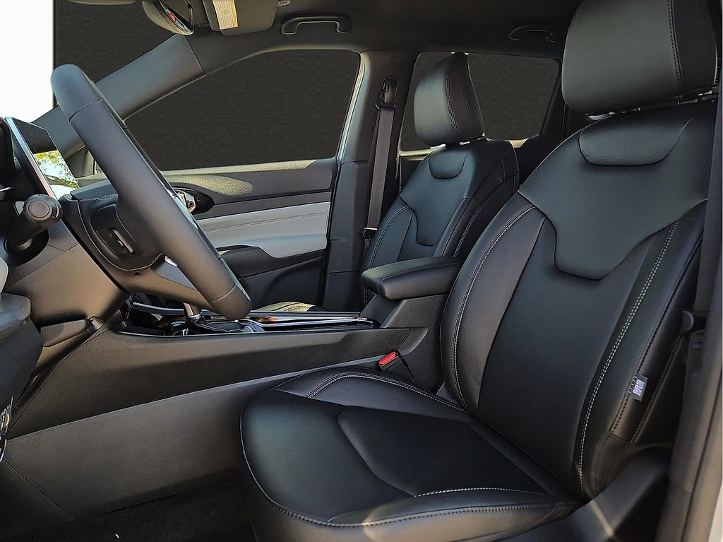 Used 2026 Jeep Compass Limited AWD/4WD image 24