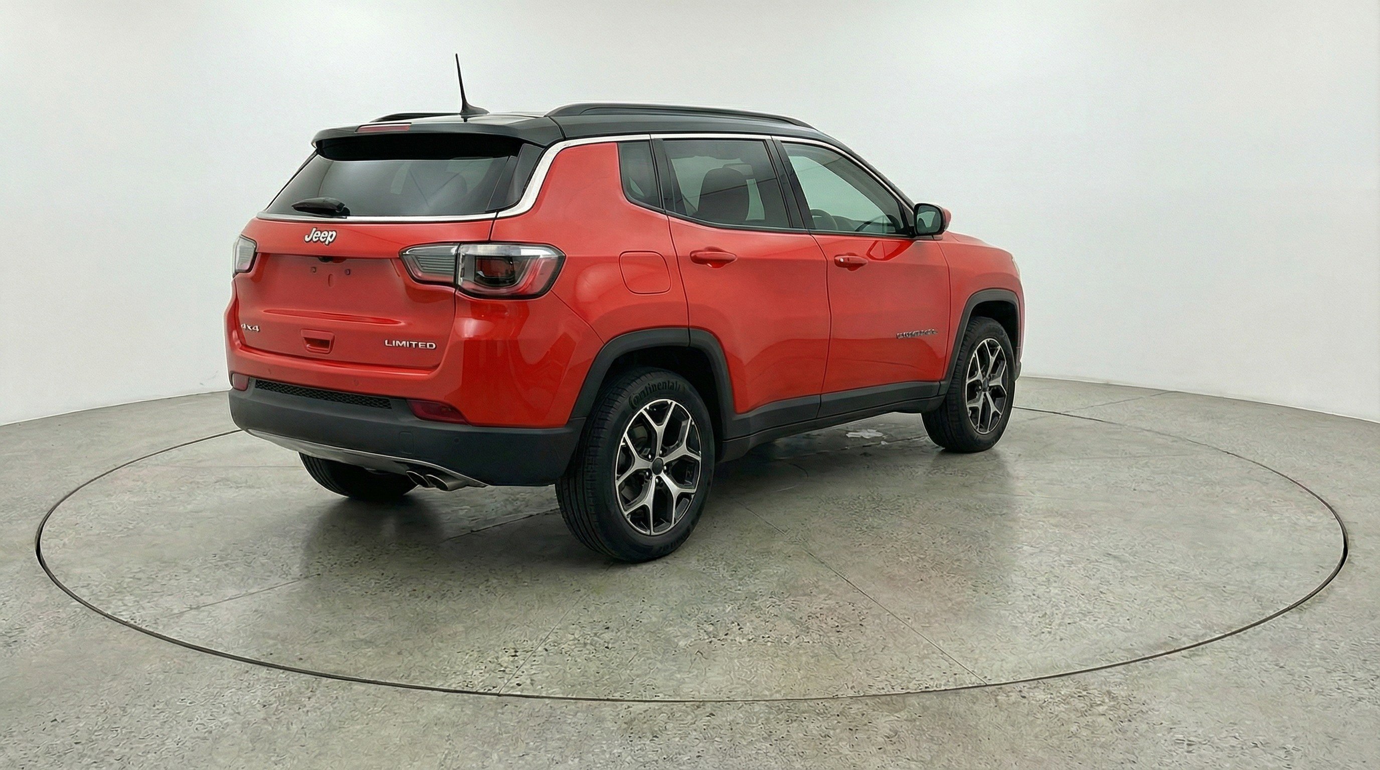 Used 2025 Jeep Compass Limited image 9