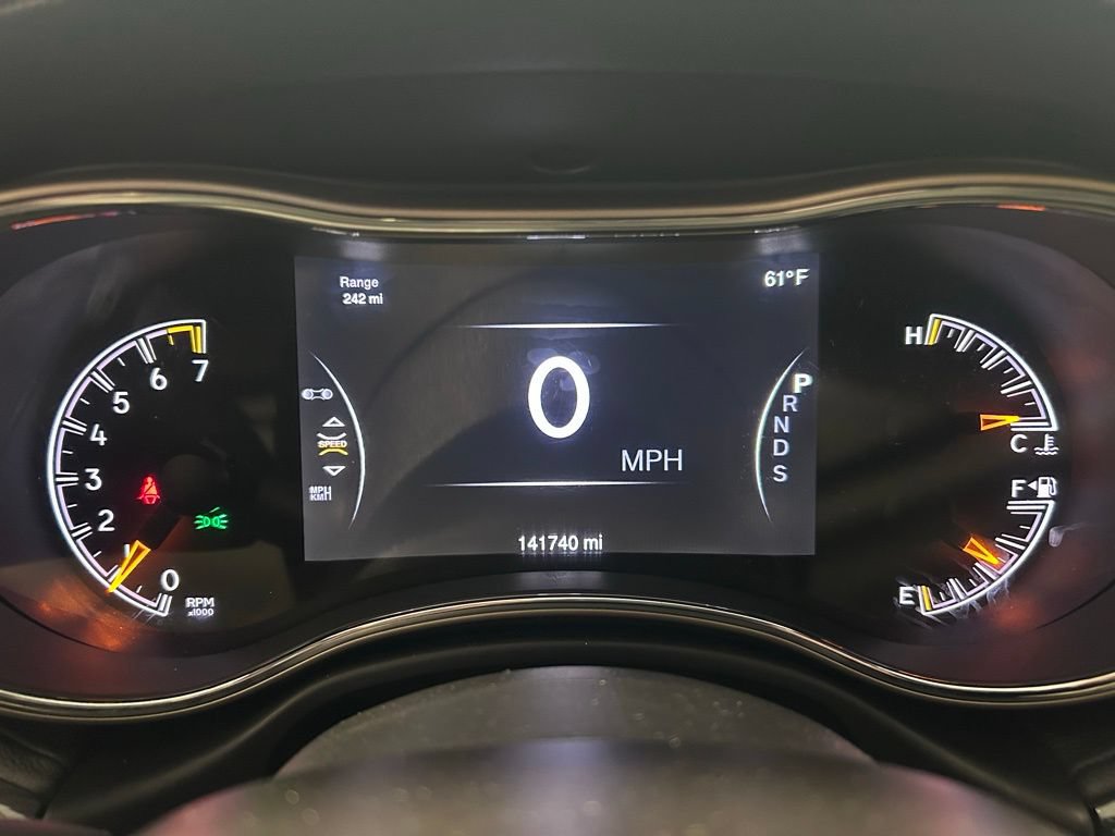 Used 2015 Jeep Grand Cherokee Overland AWD/4WD image 12