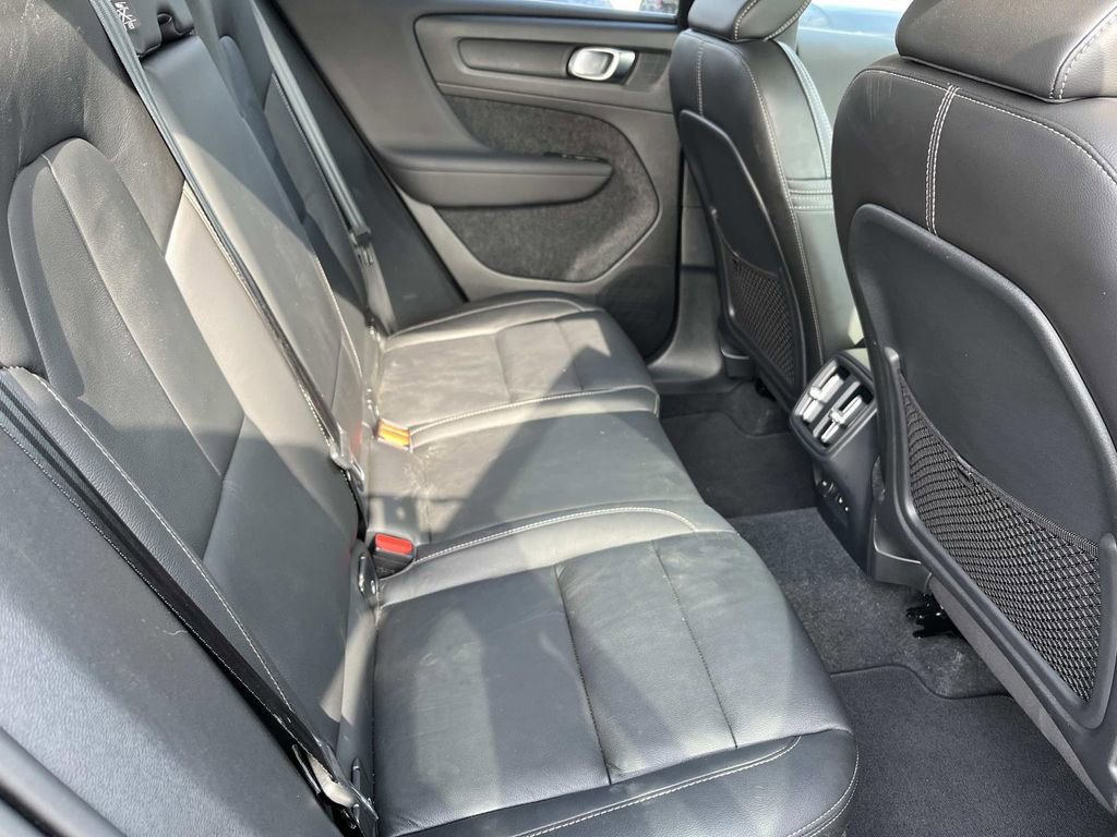 Used 2023 Volvo XC40 B5 Ultimate w/ Climate Package image 21