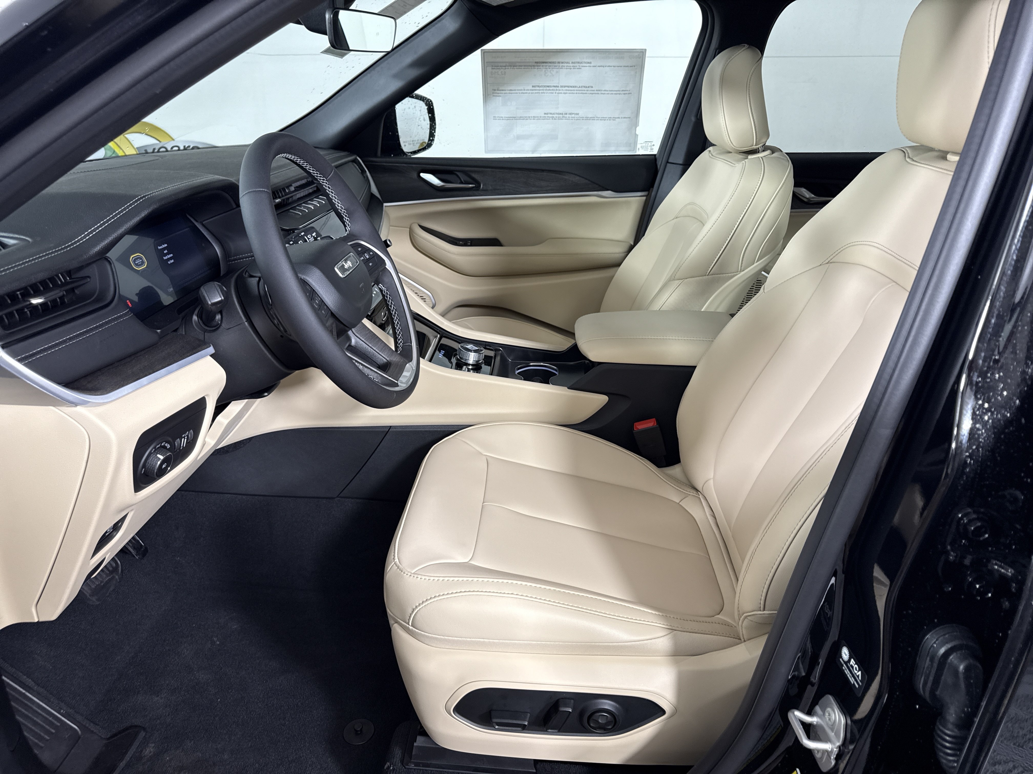 New 2026 Jeep Grand Cherokee Limited w/ Limited Altitude Package AWD/4WD image 12
