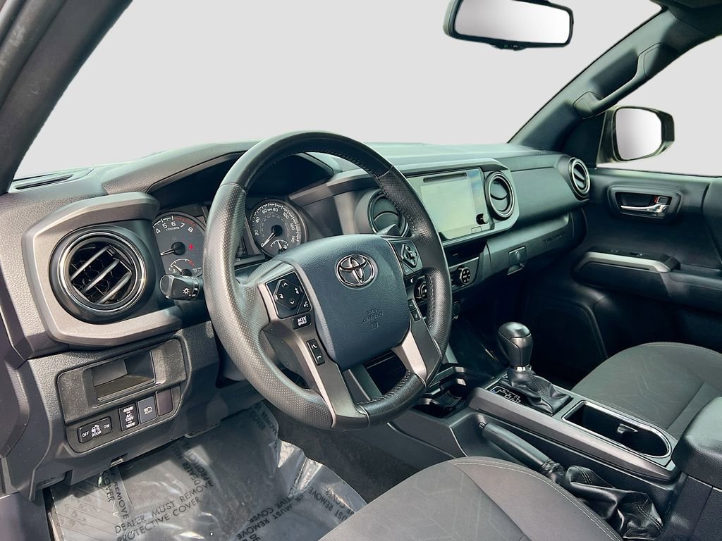 Used 2018 Toyota Tacoma TRD Off-Road w/ Technology Package AWD/4WD image 9