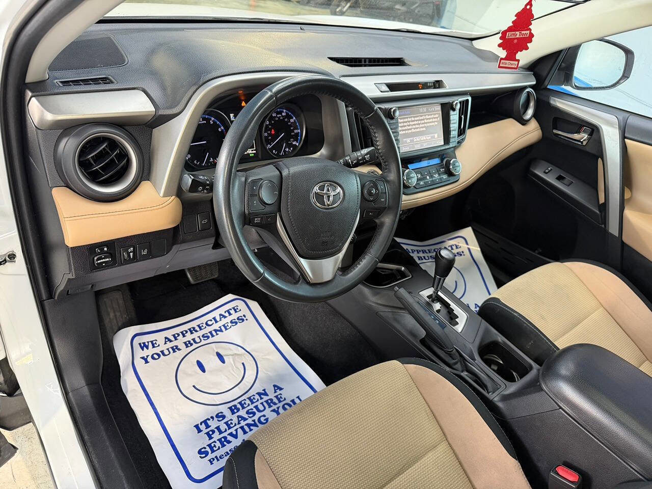 Used 2018 Toyota RAV4 XLE FWD image 17