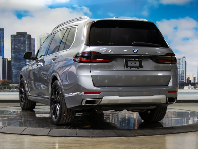 Used 2024 BMW X7 xDrive40i w/ Executive Package AWD/4WD image 9