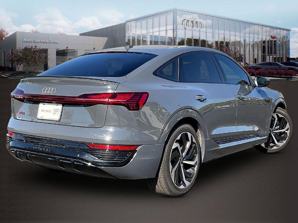 Used 2024 Audi Q8 e-tron Premium Plus AWD/4WD image 7