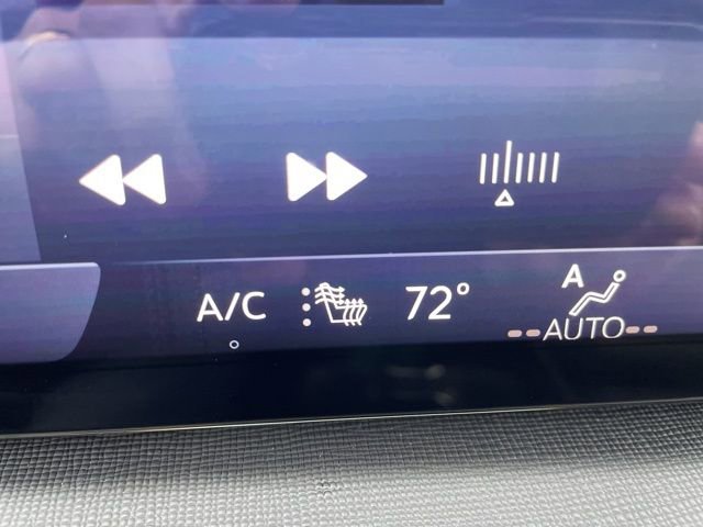 Used 2025 Buick Enclave Preferred AWD/4WD image 26