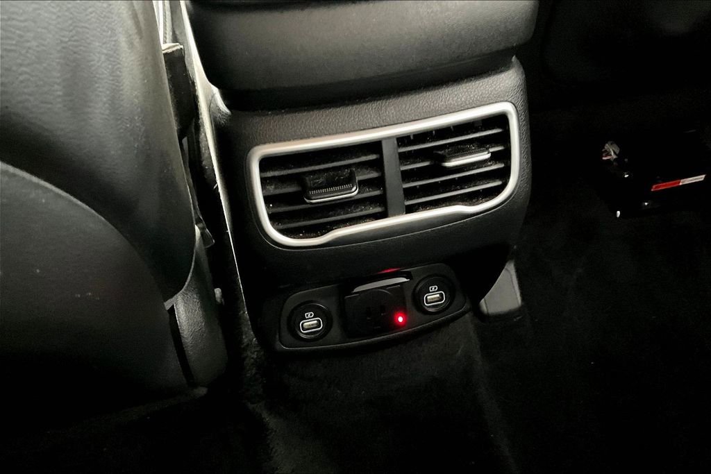 Used 2022 Hyundai Santa Fe Limited AWD/4WD image 10