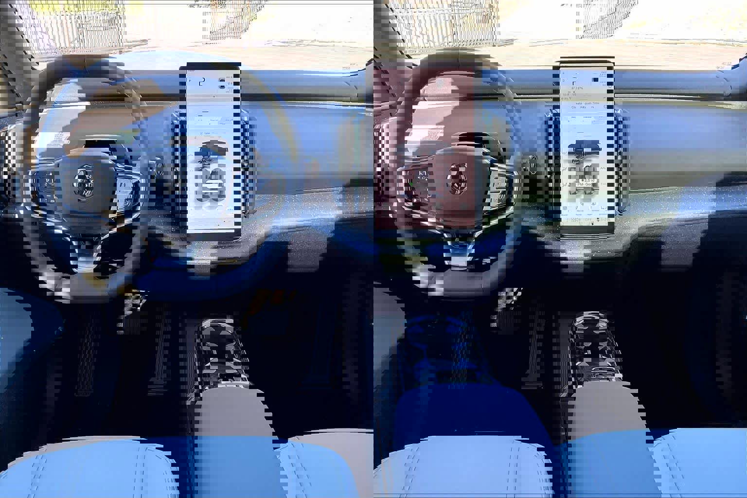 New 2025 Volvo EX30 Ultra w/ Protection Package Premier image 9