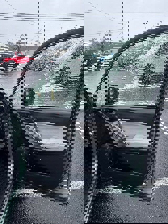 Used 2014 Subaru Forester 2.5i Premium w/ All-Weather Package image 17