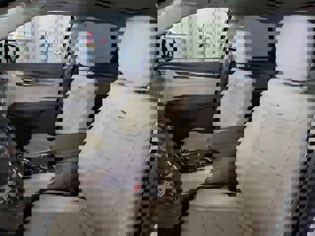 Certified 2022 Cadillac XT5 Premium Luxury image 11