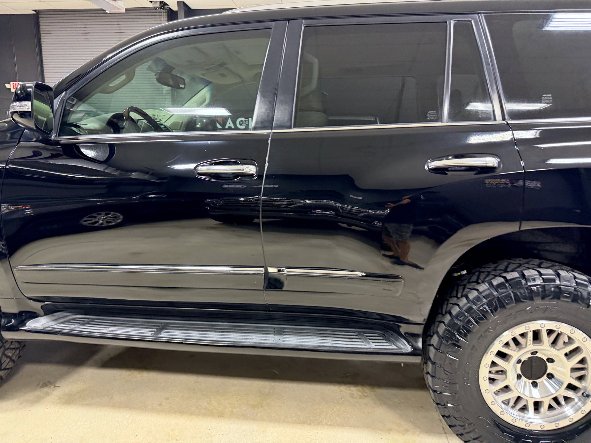 Used 2015 Lexus GX 460 w/ Premium Package AWD/4WD image 20