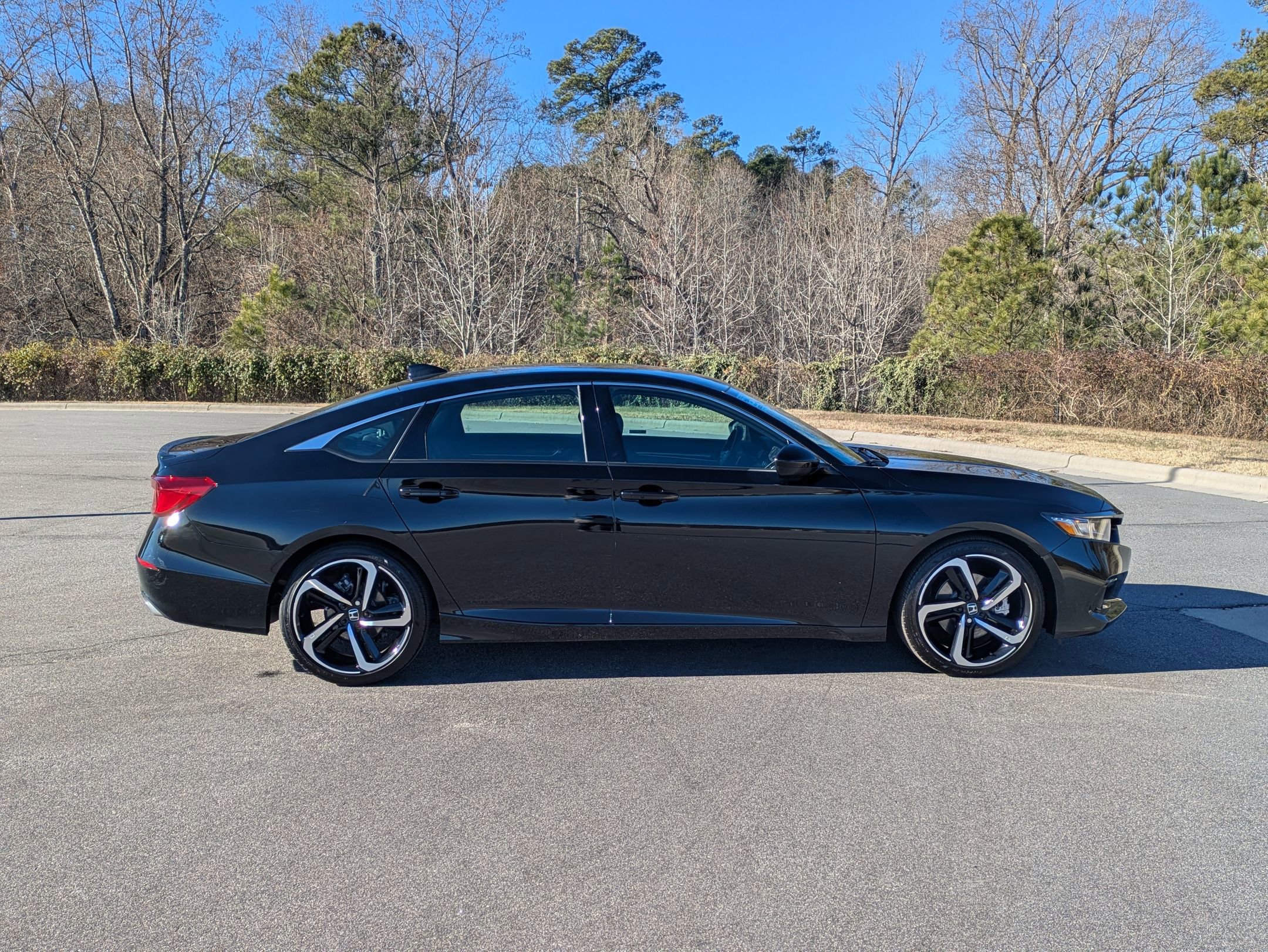 Used 2022 Honda Accord Sport image 4