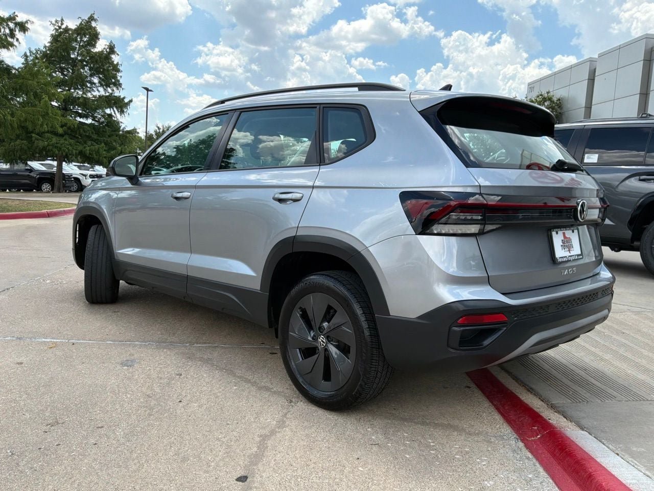Used 2025 Volkswagen Taos S FWD image 8