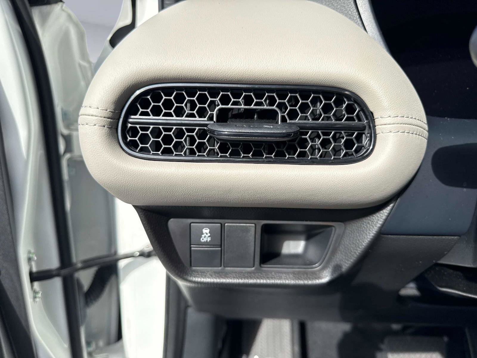 Certified 2023 Honda HR-V LX image 30