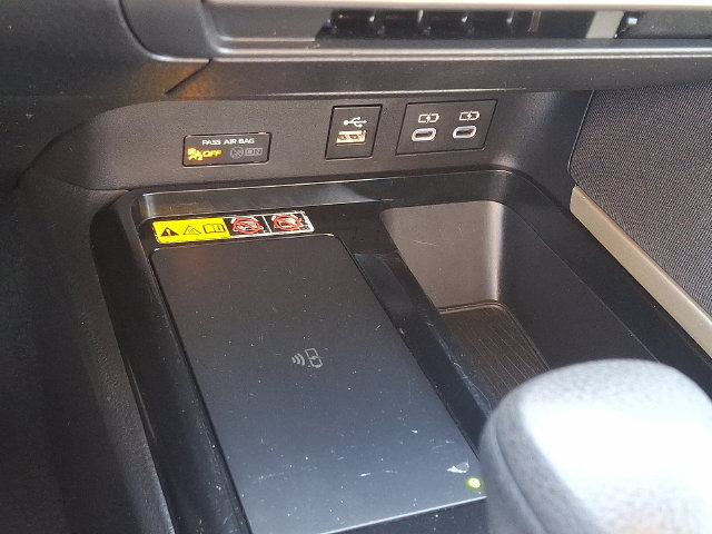 Used 2025 Toyota Camry LE FWD image 15