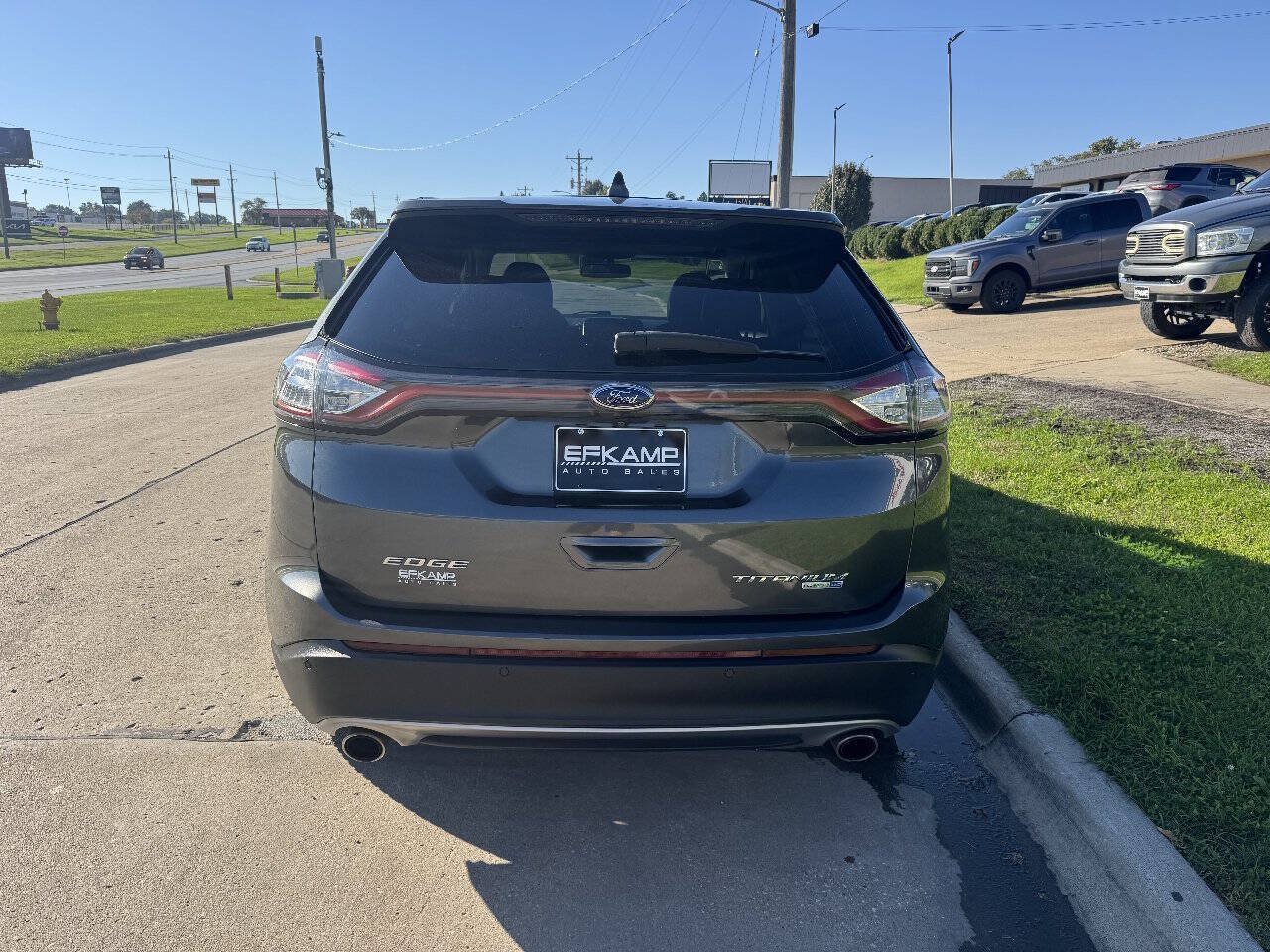 Used 2018 Ford Edge Titanium w/ Equipment Group 301A AWD/4WD image 4
