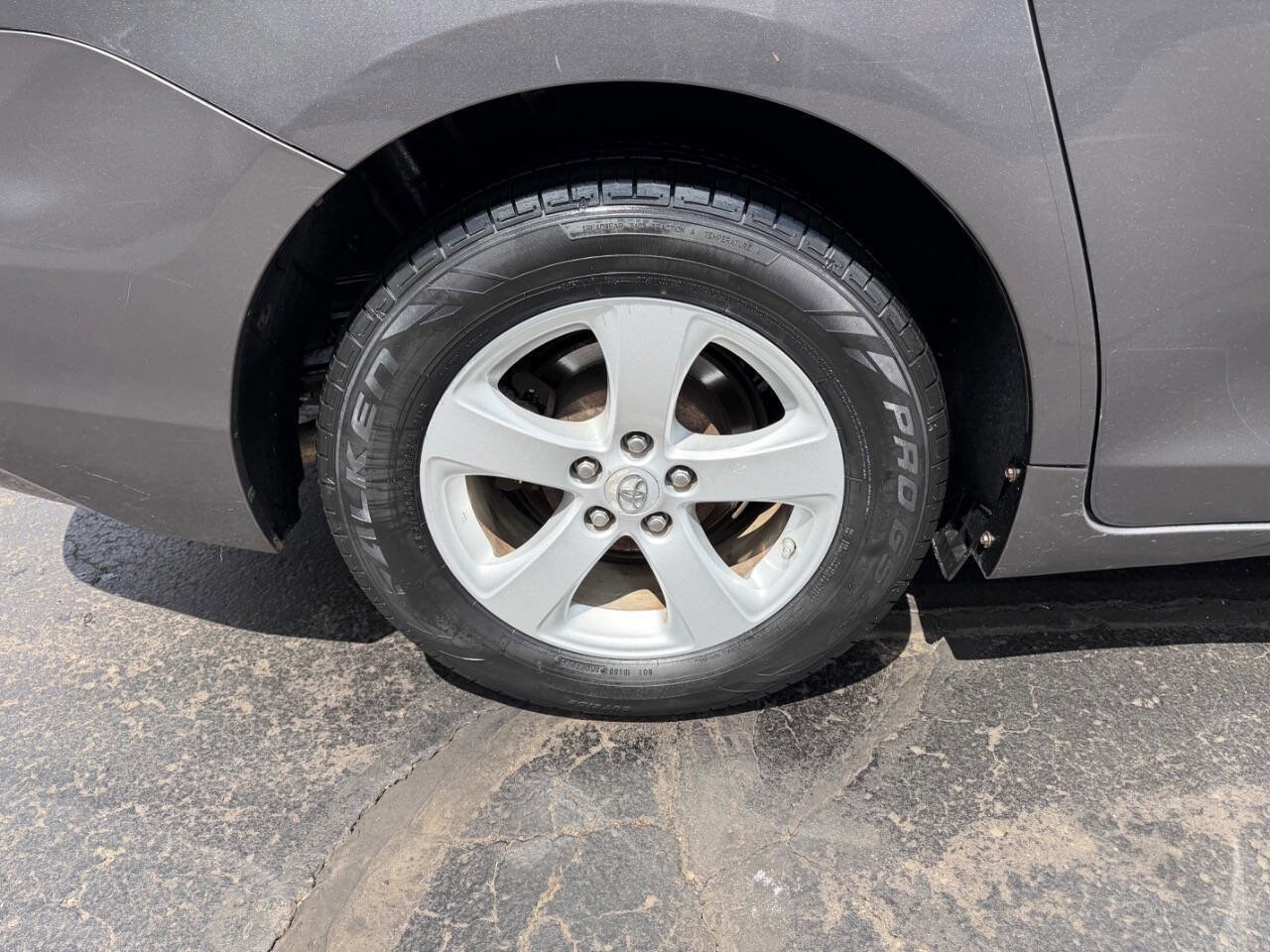 Used 2011 Toyota Sienna LE w/ Towing Pkg FWD image 10