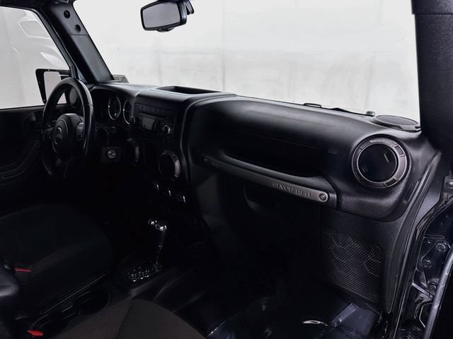 Used 2018 Jeep Wrangler Unlimited Sport w/ Connectivity Group AWD/4WD image 25