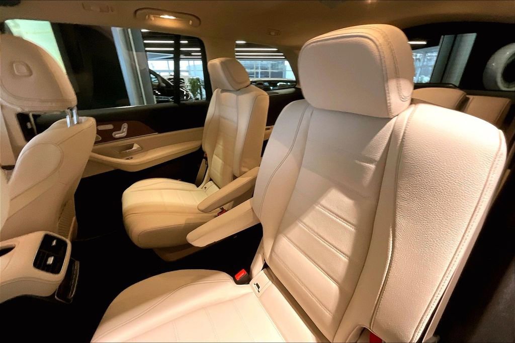 New 2026 Mercedes-Benz GLS 450 4MATIC image 9