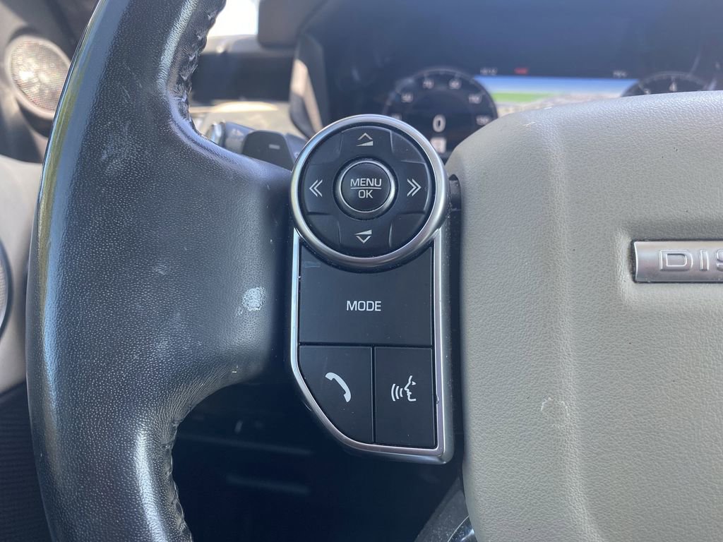 Used 2018 Land Rover Discovery SE AWD/4WD image 11
