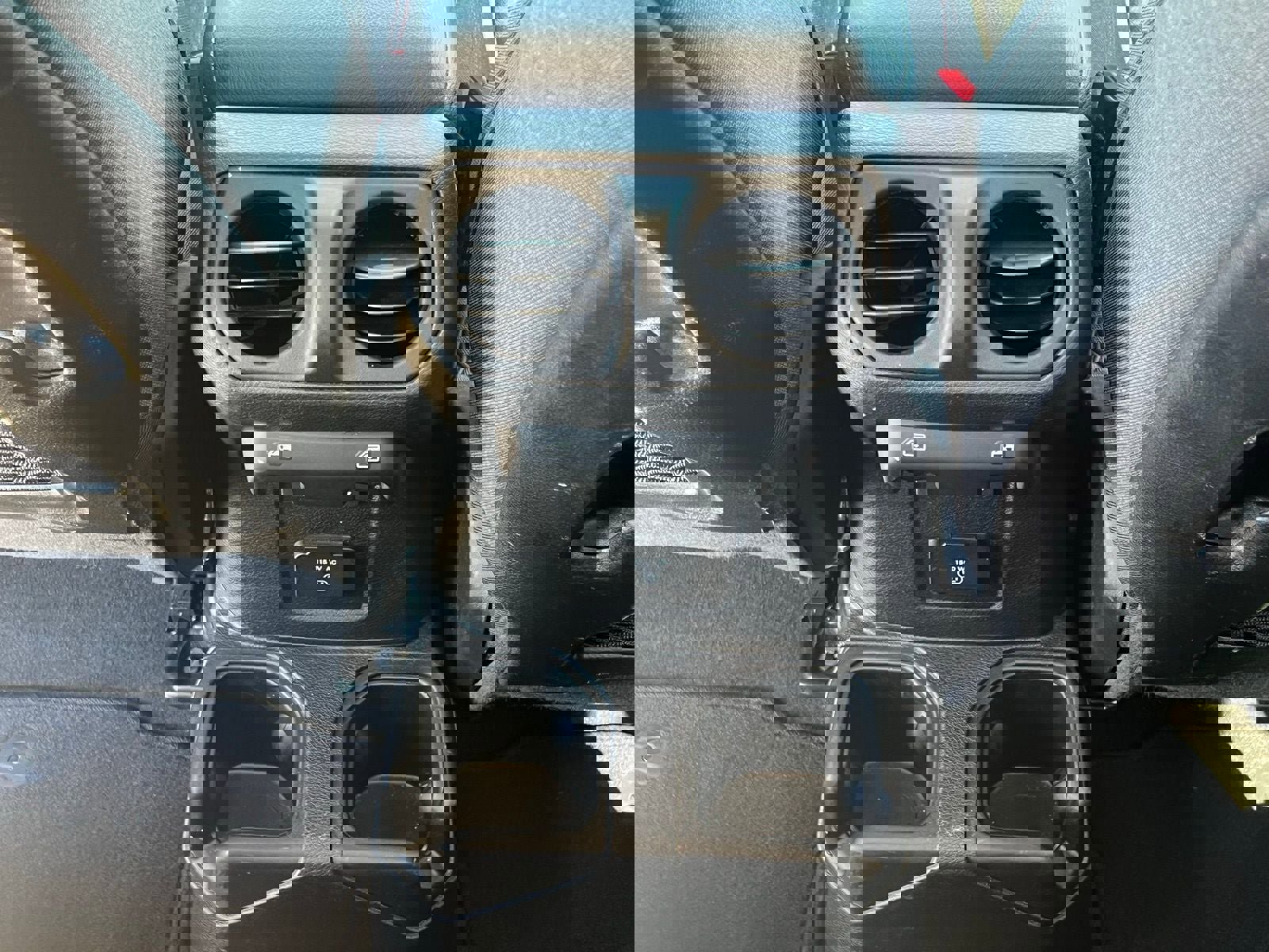 Used 2025 Jeep Wrangler Unlimited Rubicon image 18