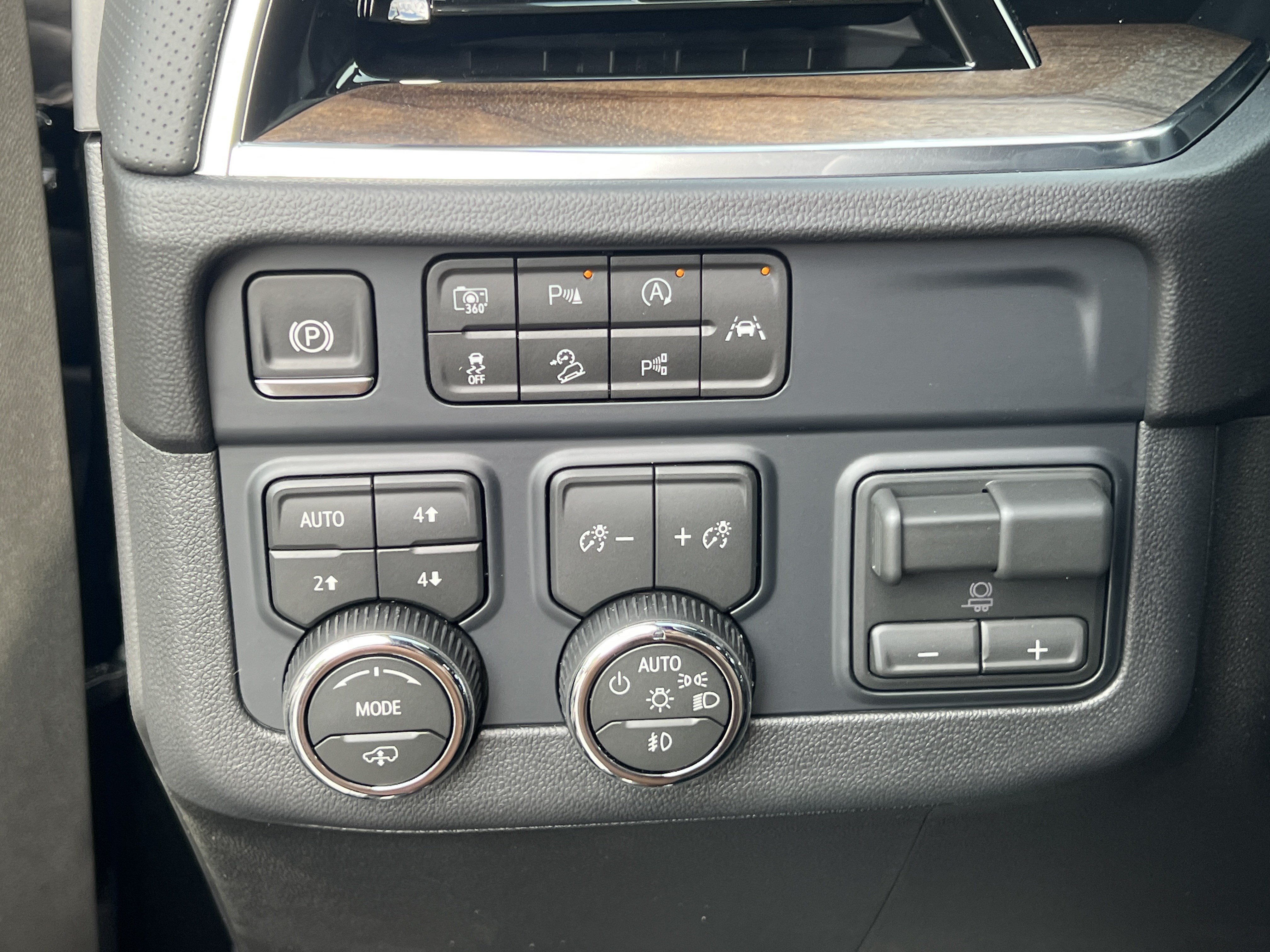 New 2027 Chevrolet Tahoe High Country AWD/4WD image 27