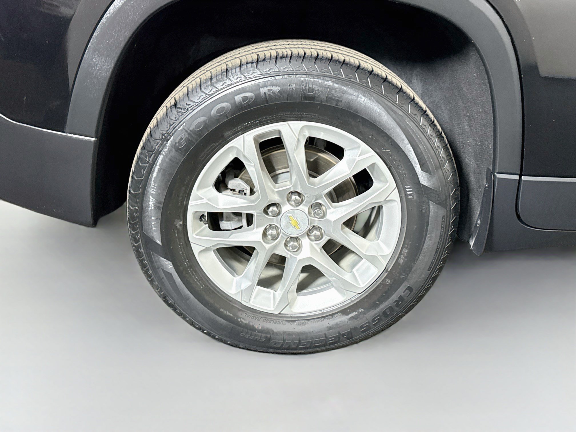 Used 2021 Chevrolet Traverse LS FWD image 33