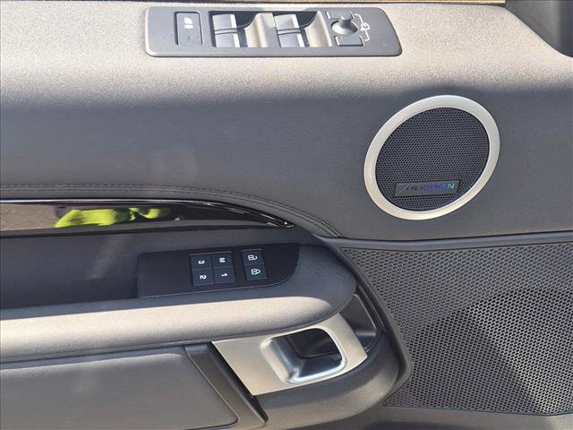 Used 2024 Land Rover Discovery S AWD/4WD image 15