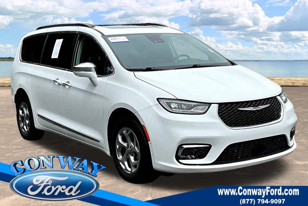 Used 2022 Chrysler Pacifica Limited AWD/4WD image 1