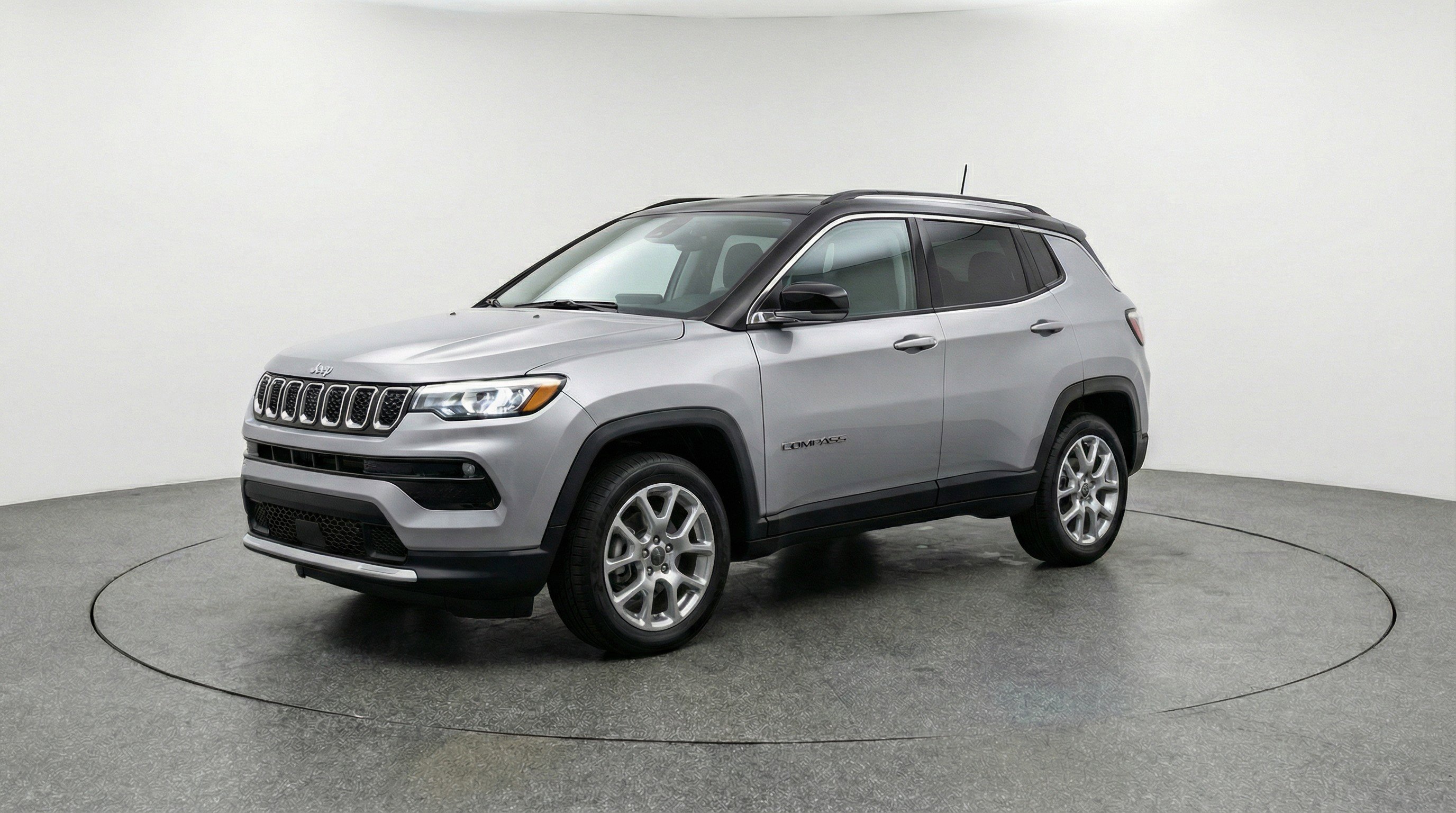 Used 2025 Jeep Compass Limited AWD/4WD image 3