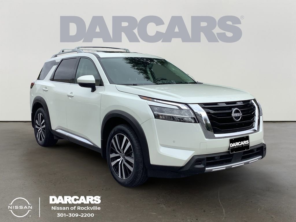 Used 2024 Nissan Pathfinder Platinum image 1