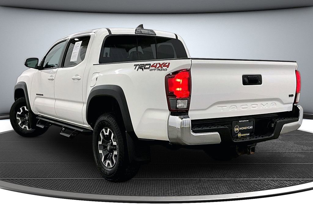 Used 2019 Toyota Tacoma TRD Off-Road AWD/4WD image 4